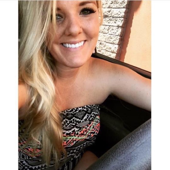 Meet your Posher, Corinne - Picture 1 of 1